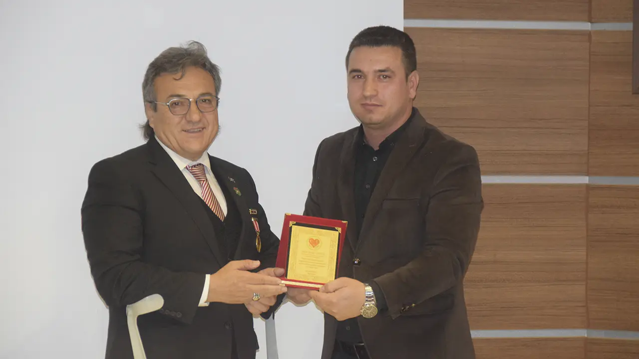 Ogrenciler Gazilerle Bulustu Usakolay 2