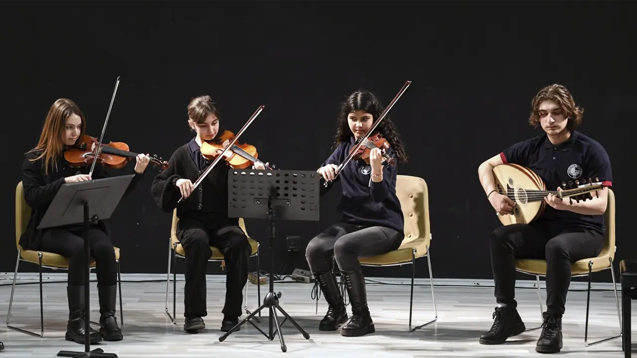 ogrenci-muzik-sanat-usakolay-