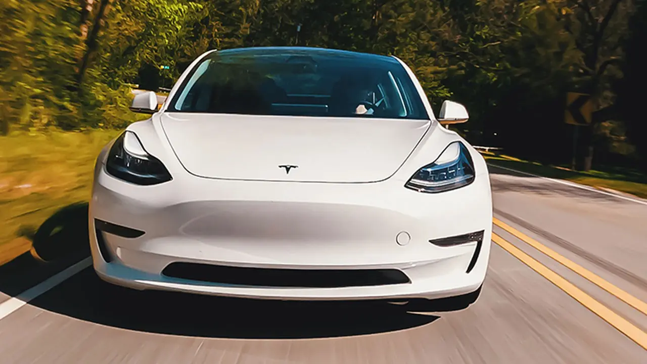 tesla-usak-olay