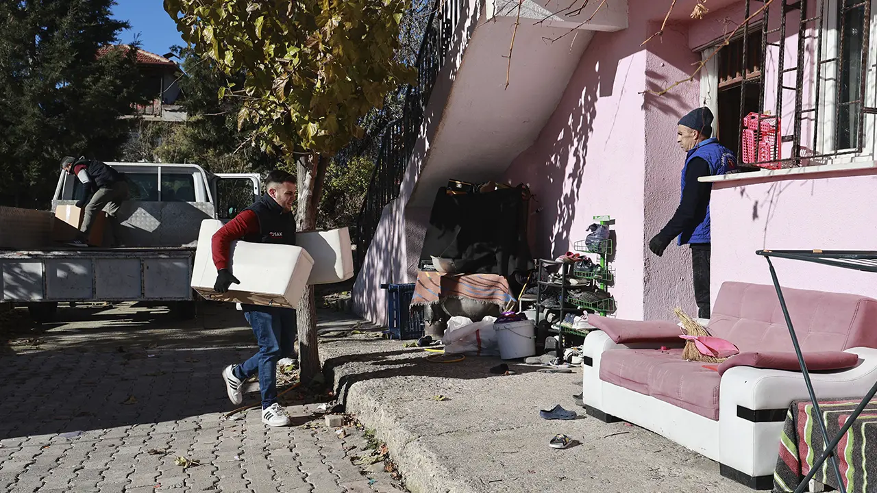 Usak Belediyesi Yardim Sosyal Usakolay 3