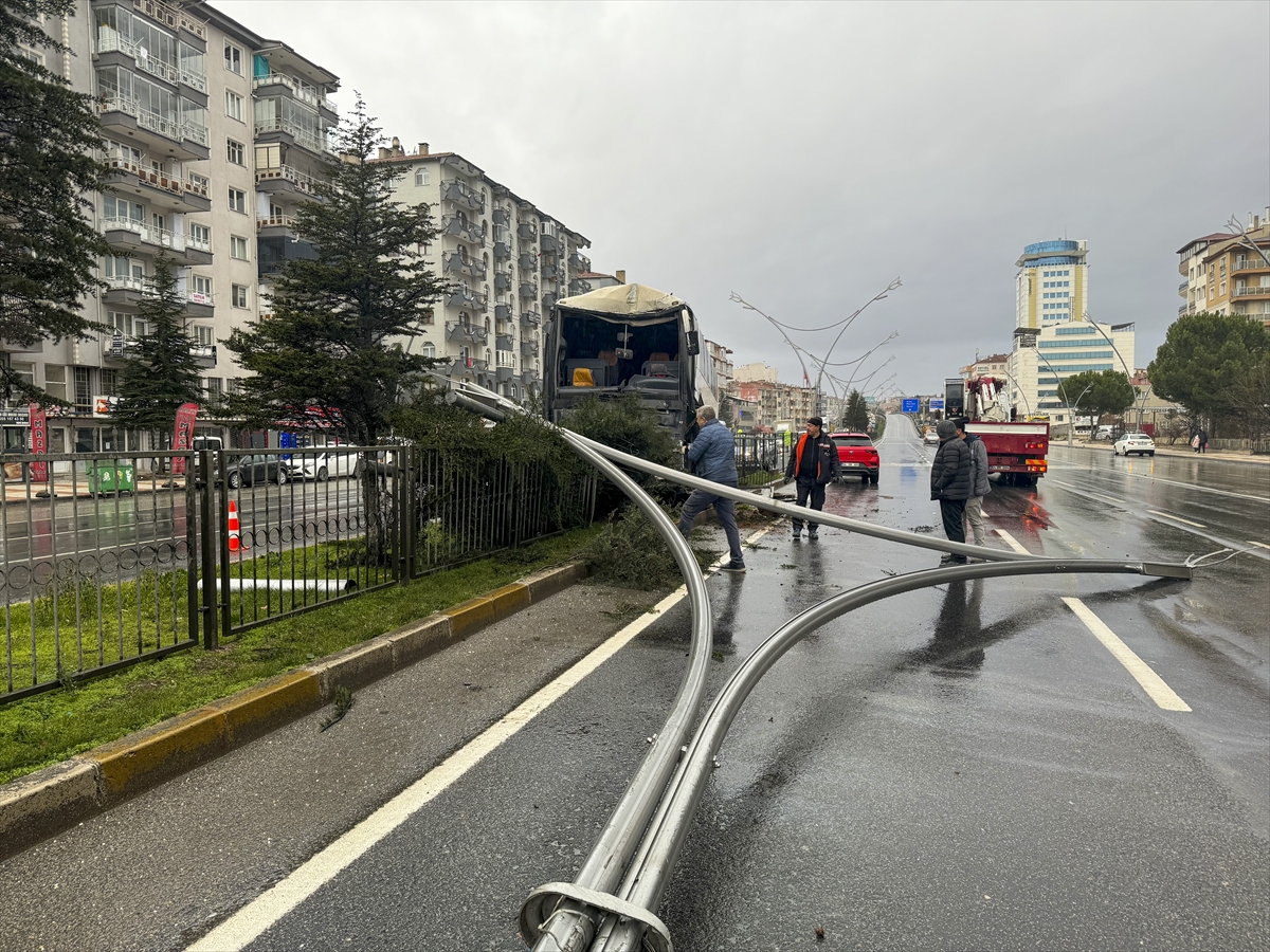 Agaoglu Otobus Kaza Usak 2