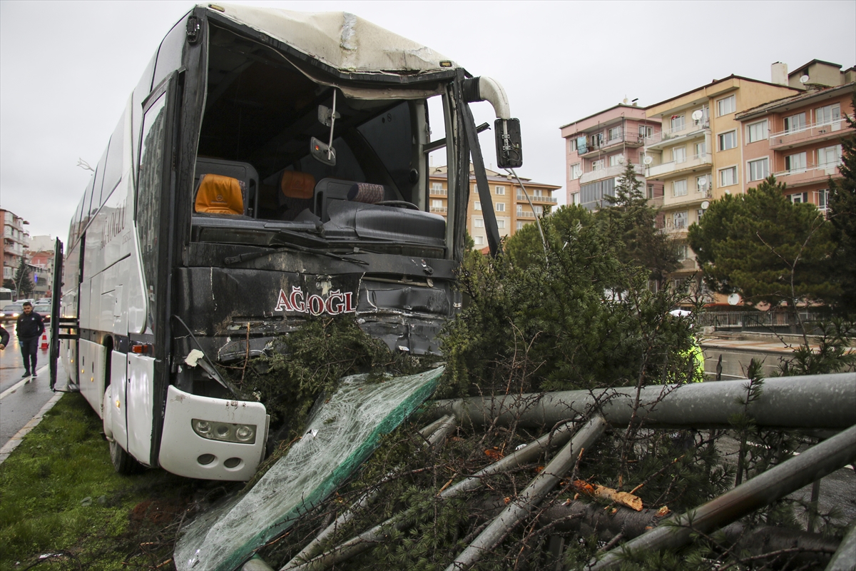Agaoglu Otobus Kaza Usak