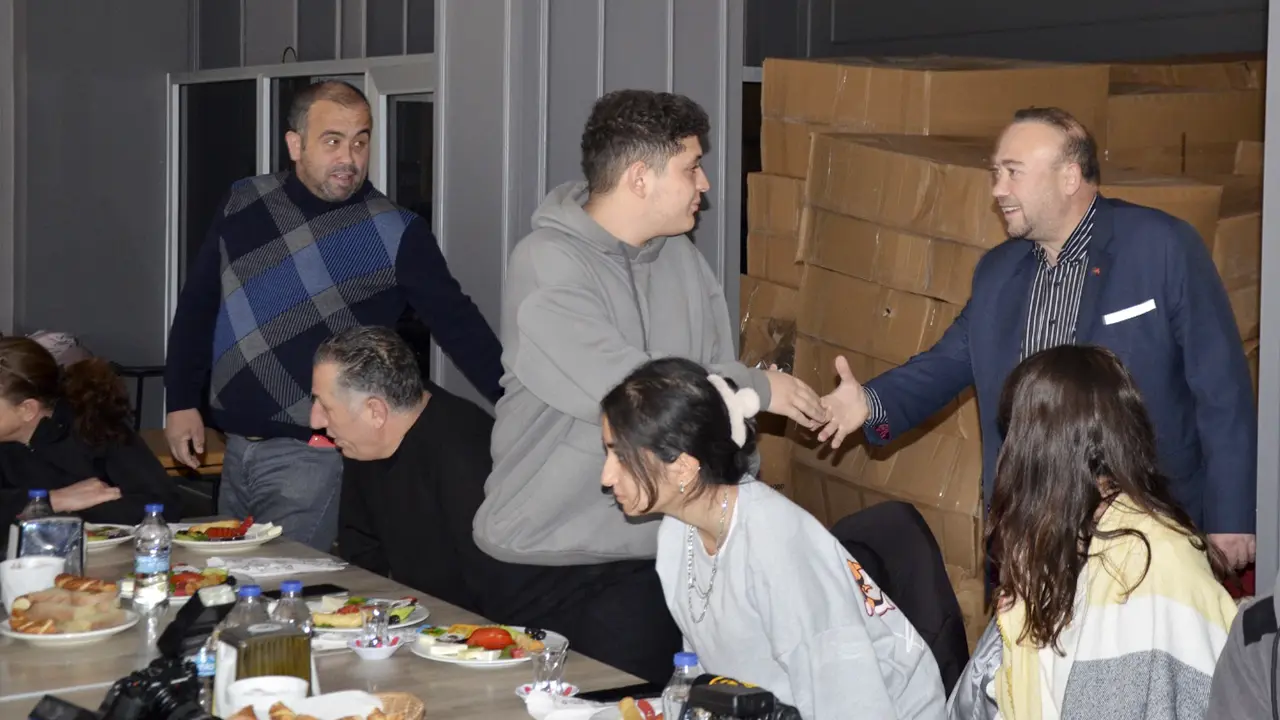 Ozkan Yalim Aday Tanitim Toplantisi Usakolay