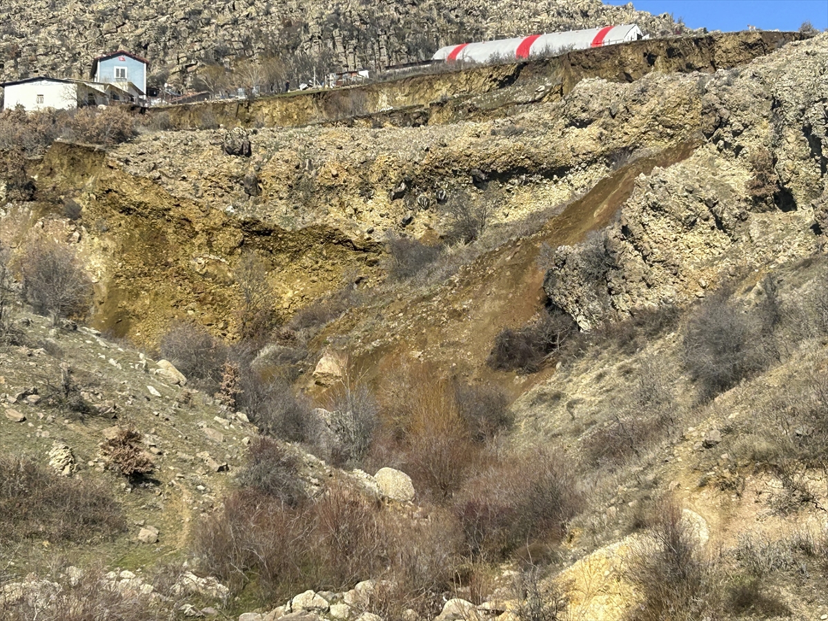 Toprak Kayması Usak Heyelan 2