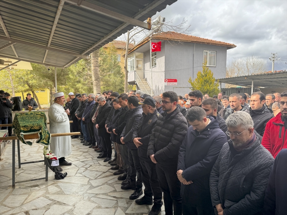 Ak Parti Uşak Milletvekili Tuğrul'un, Kayınpederi Toprağa Verildi
