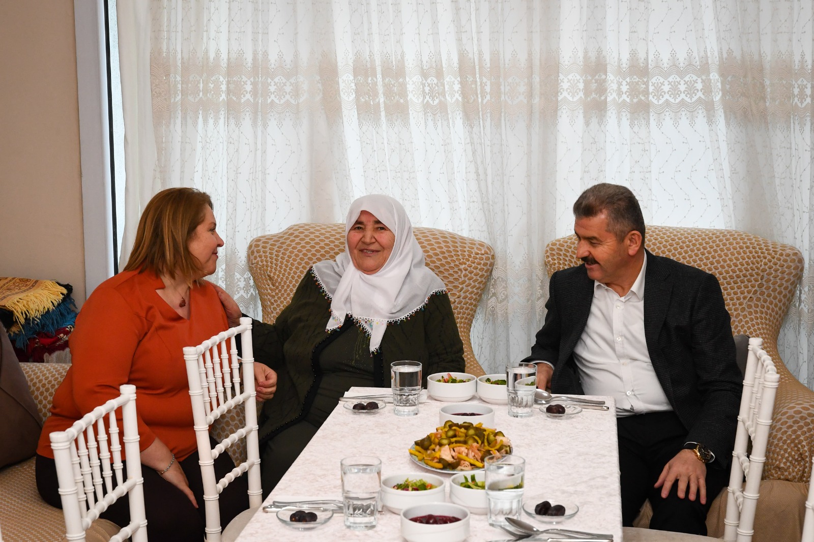 Uşak Valisi Iftar Şehit Ailesi 1