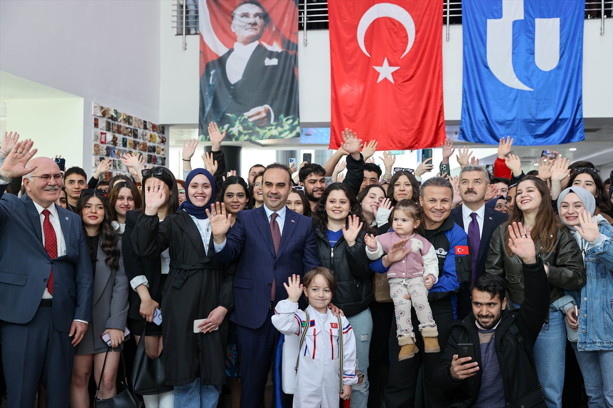 Alper Gezeravcı Uşak Üniversitesi