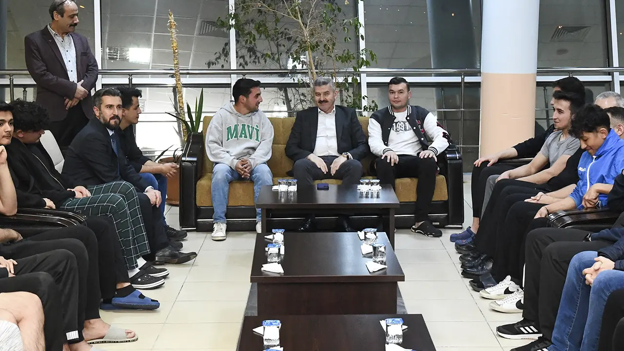 Uşak Valisi Kyk Yurt Iftar 4