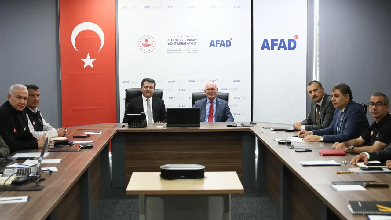 Afad Kıyafet Usak Olay