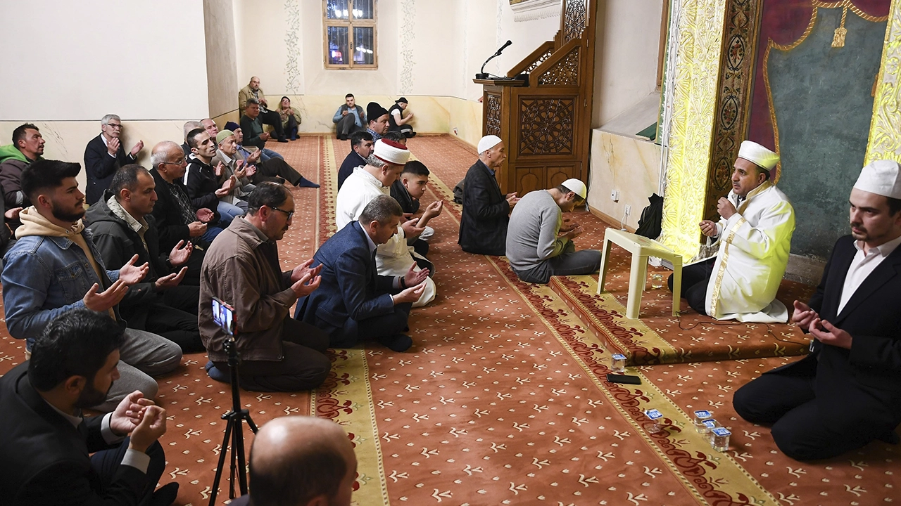 Ulu Camii Kadir Gecesi Vali Turan Ergün 3