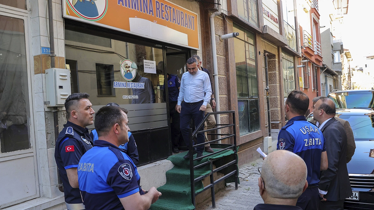 Ozkan Yalim Yabancı Uyruklu Isyeri Muhurletti 5