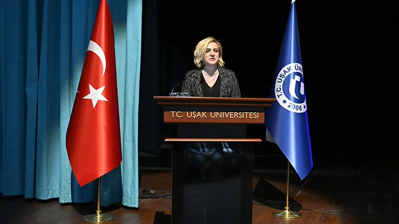 Dekan Aysegül Tas