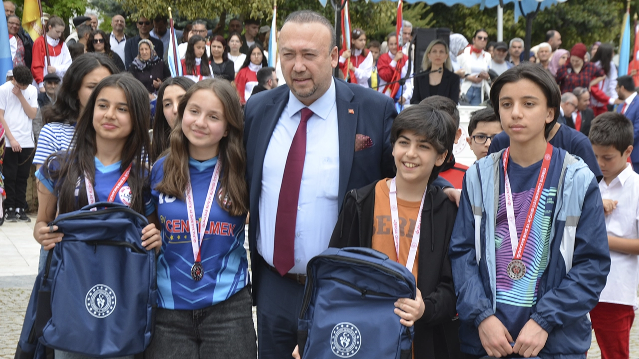 23 Nisan Usak Kutlama 6