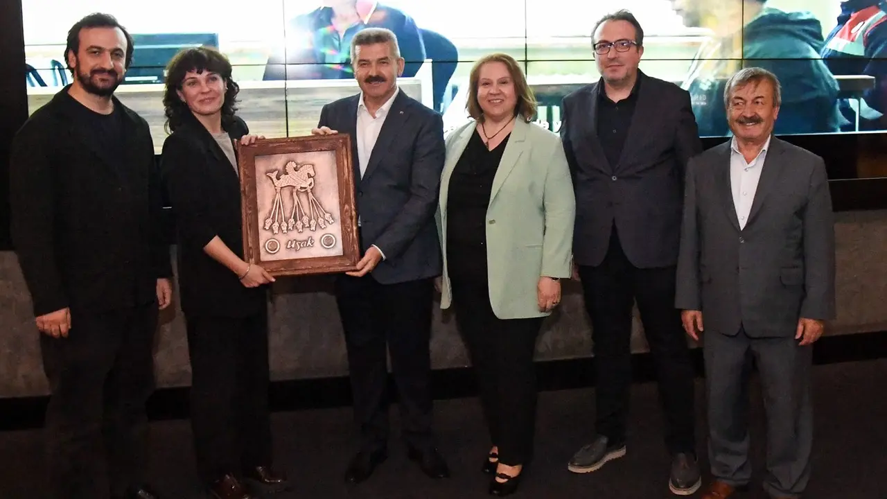 Çizgi Yönetmen Usak