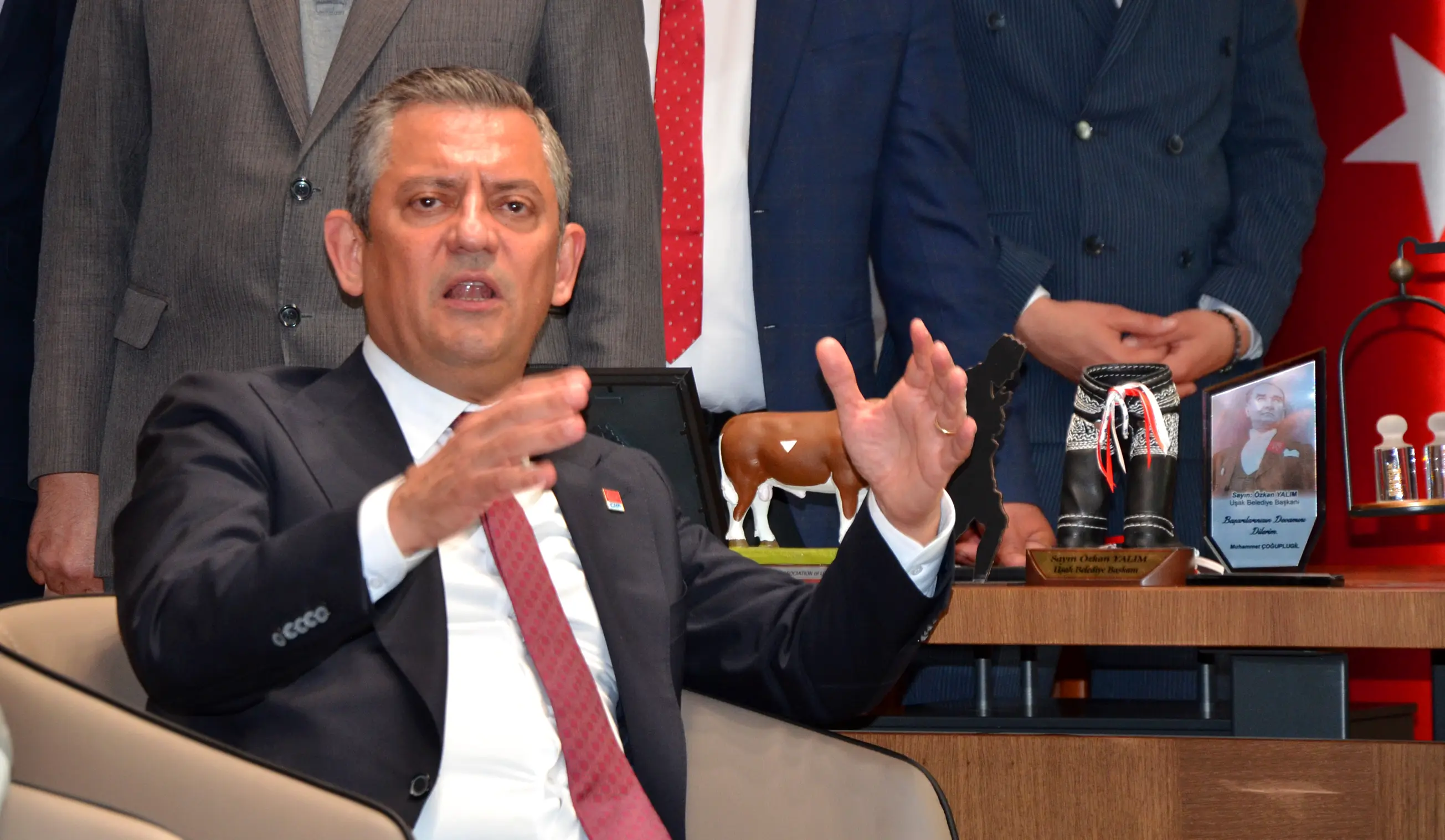 Özgür Özel Uşak Tarhanası Içti Miting Yaptı 4
