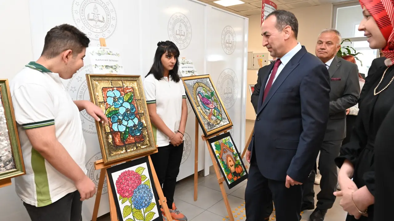 Sergi Özel Usak