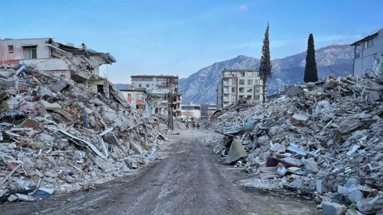 deprem-2-usak-olay