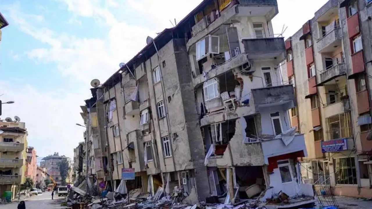 deprem-usak-olay-1