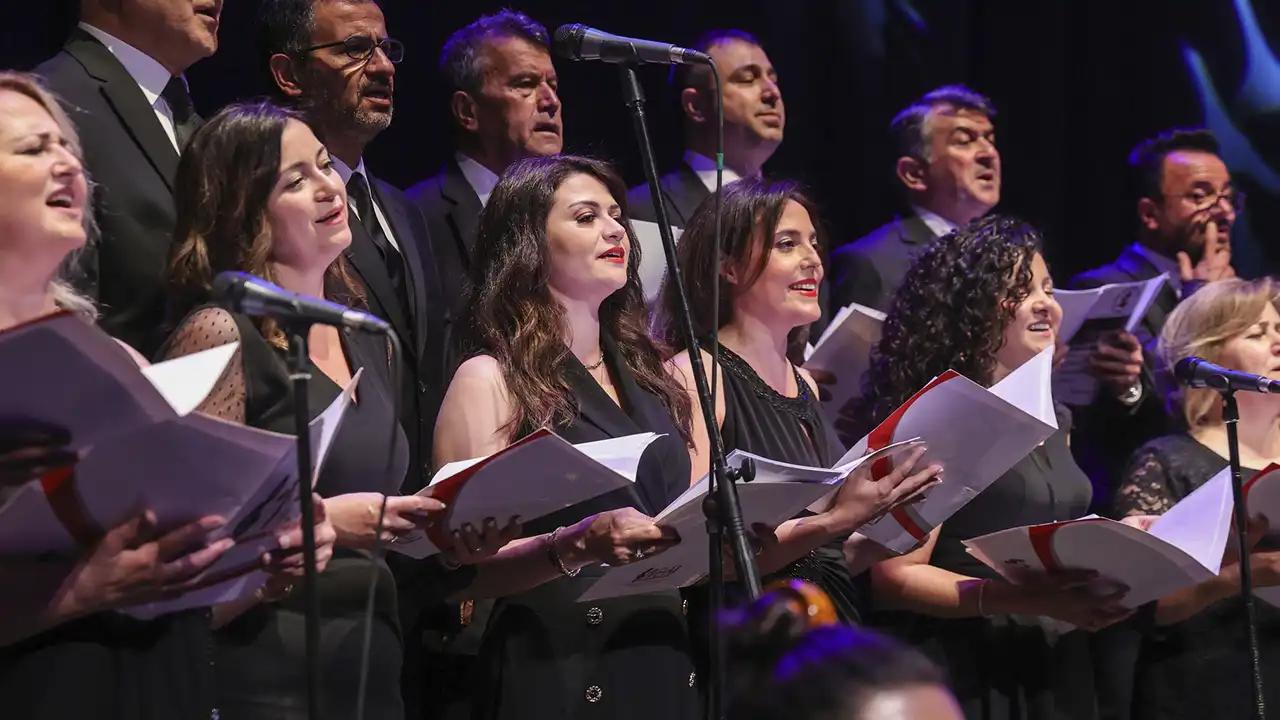 Uşak Neva Musiki Derneği Sanatseverlere Sanat Dolu Gece Yaşattı 4