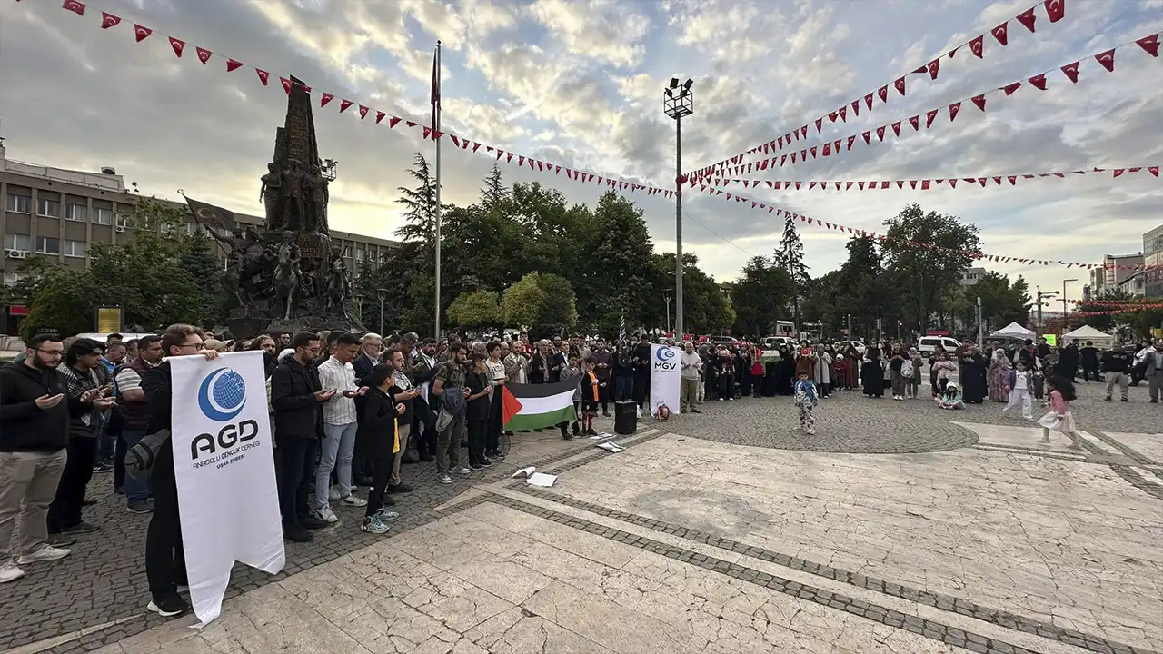 Uşak Anadolu Gençlik Derneği Iraili Protesto Etti 2