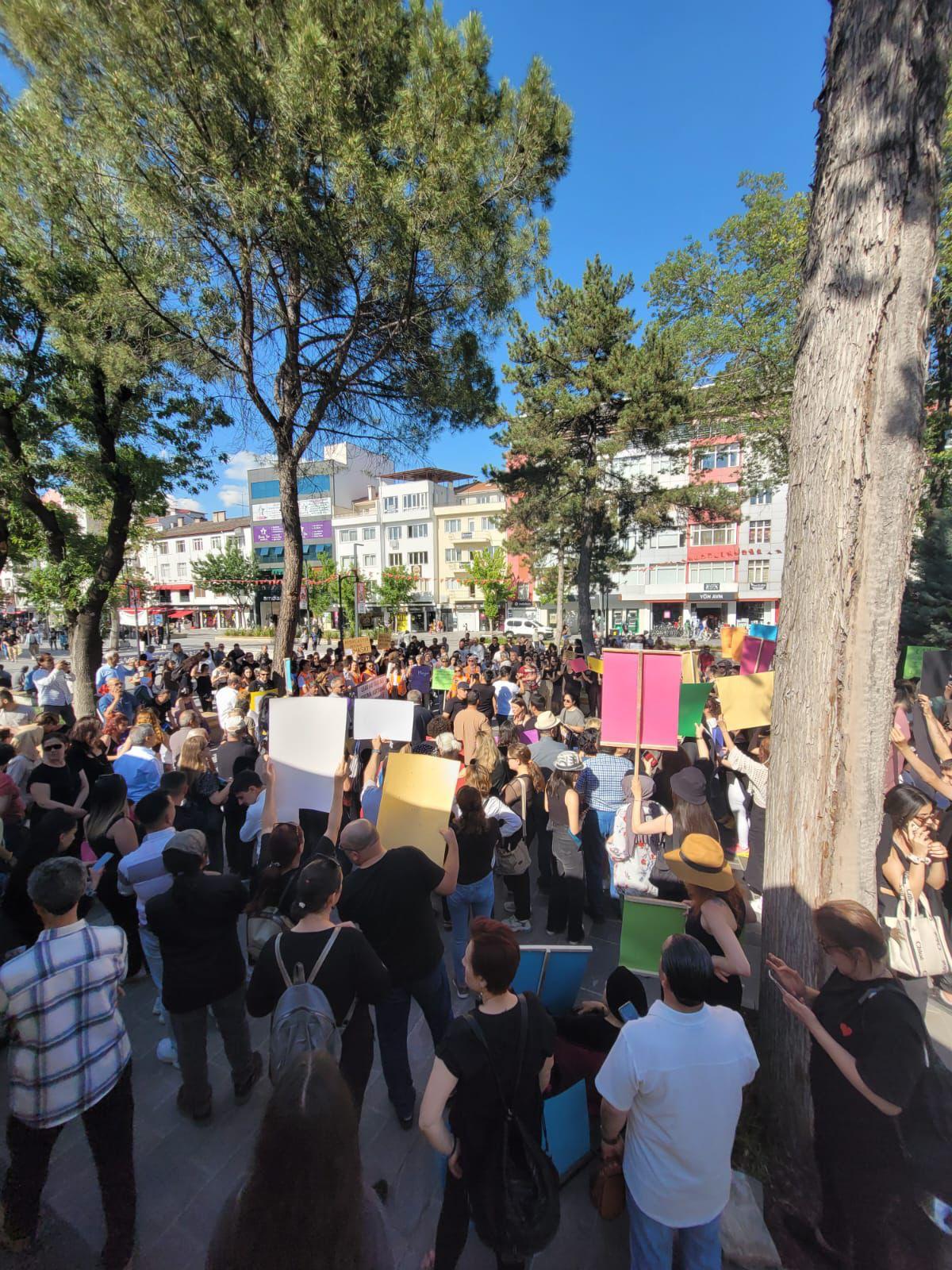 Uşaklı Hayvanseverler Kanun Teklifine Karşı Seslerini Yükseltti 1