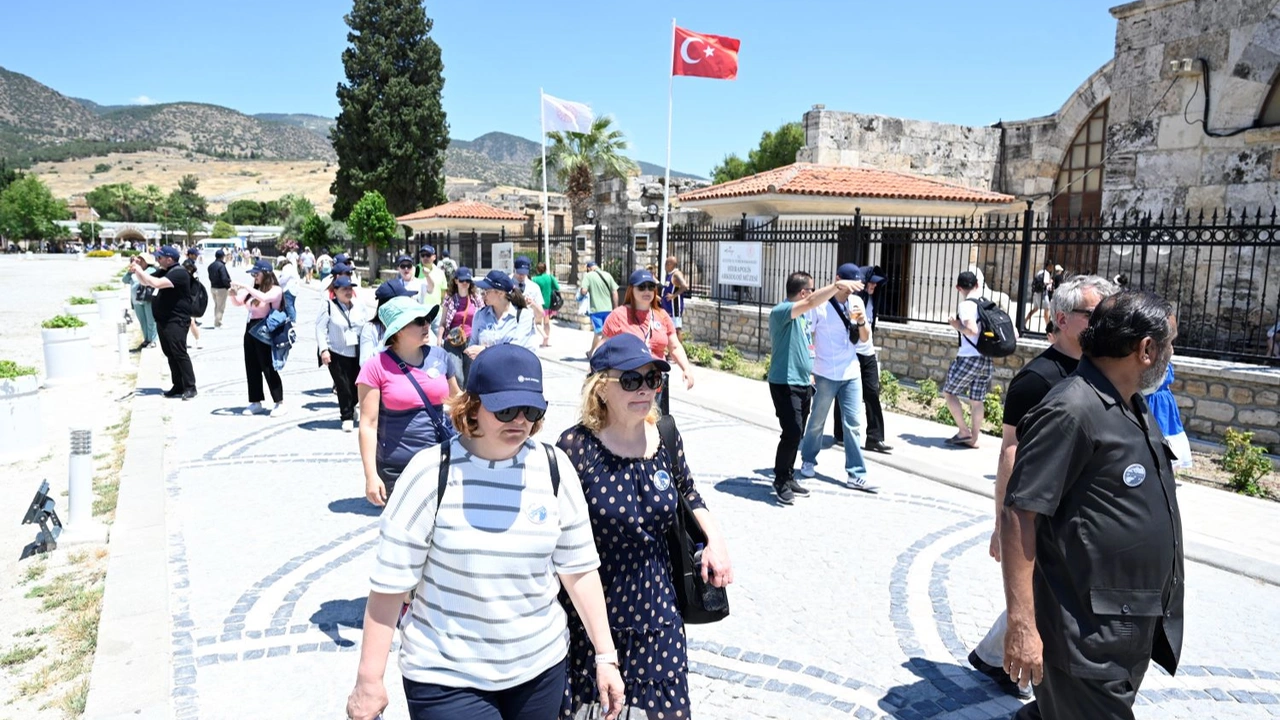 Usak Universitesi Ulusarasi Toplanti 7
