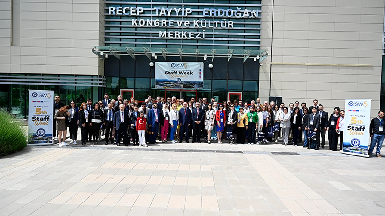 Usak Universitesi Ulusarasi Toplanti