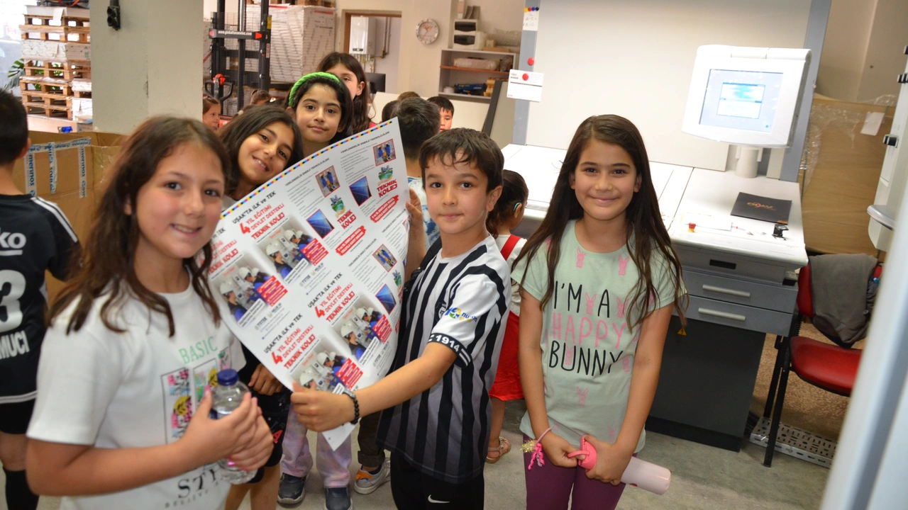 Uşaklı Minikler Uşak Olay Gazetesini Ziyaret Etti