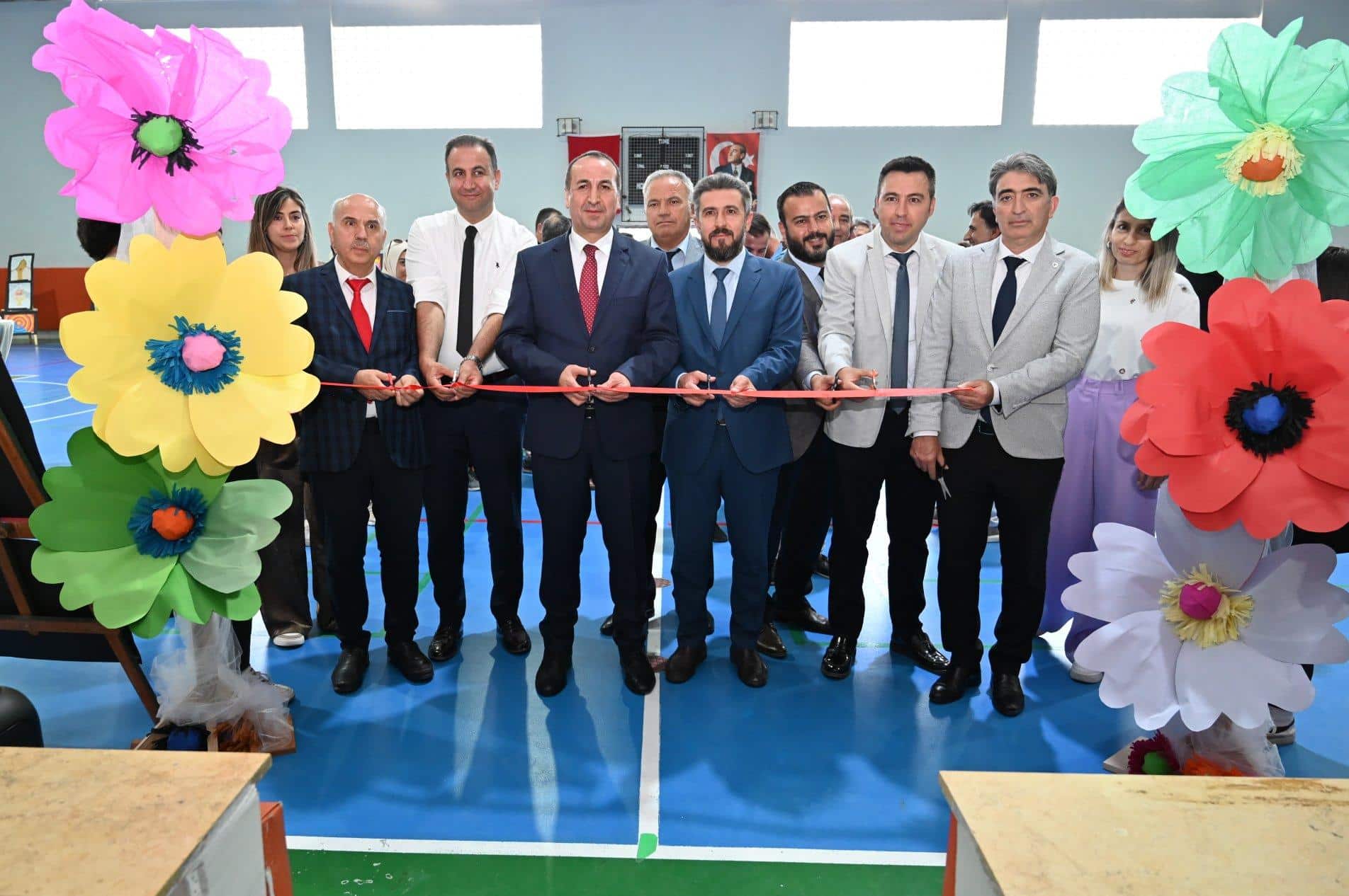 Uşak’ta Ortaokul Öğrencilerinden %22Paylaşımla Büyüyen Sanat%22 Sergisi 5