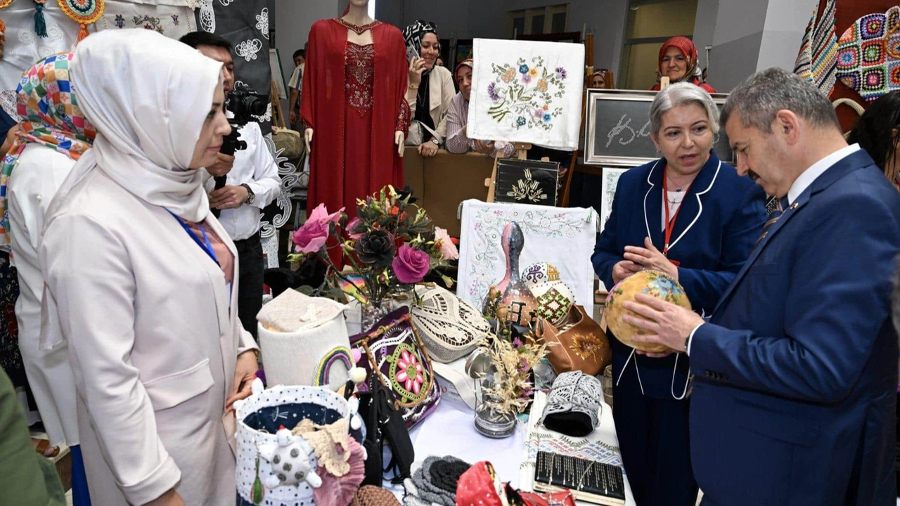 Hayat Boyu Öğrendiklerini Sergiye Yansıttılar 3