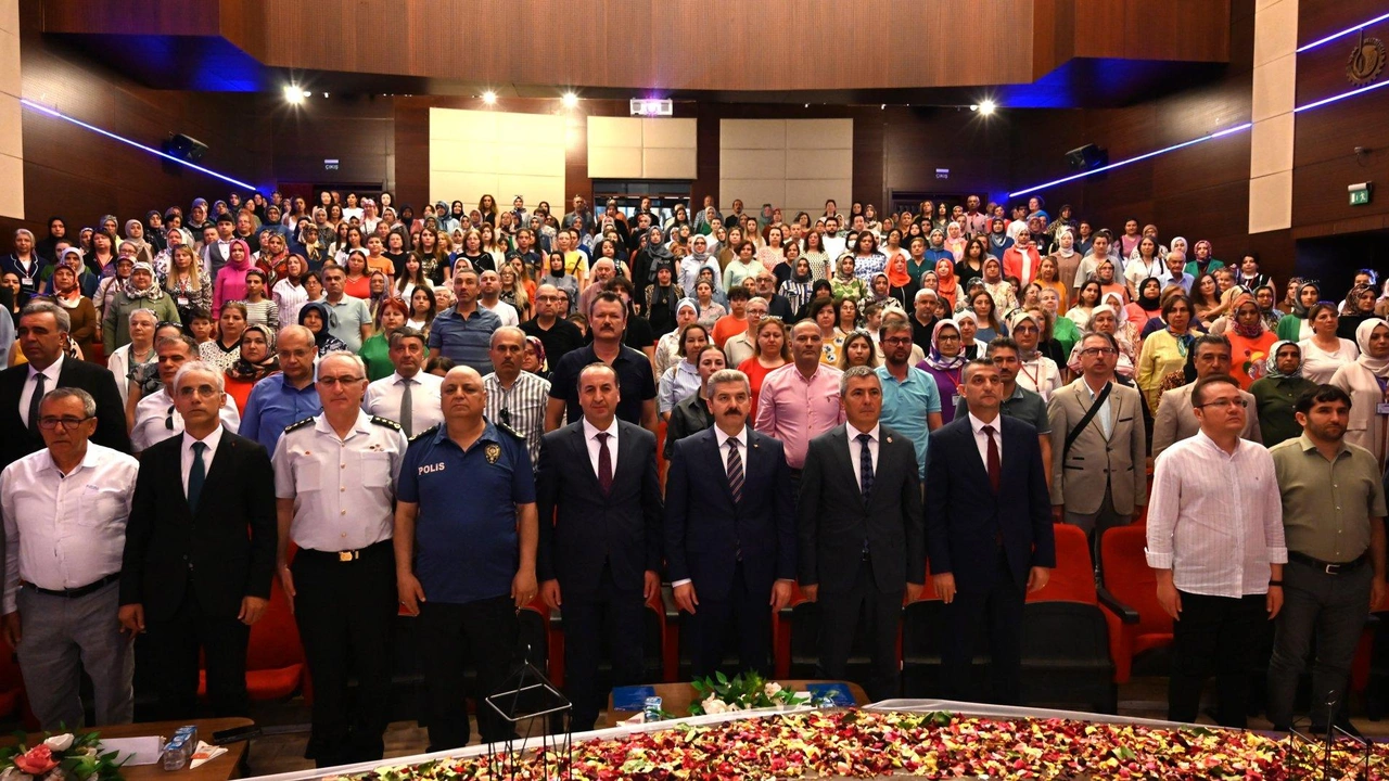 Hayat Boyu Öğrendiklerini Sergiye Yansıttılar