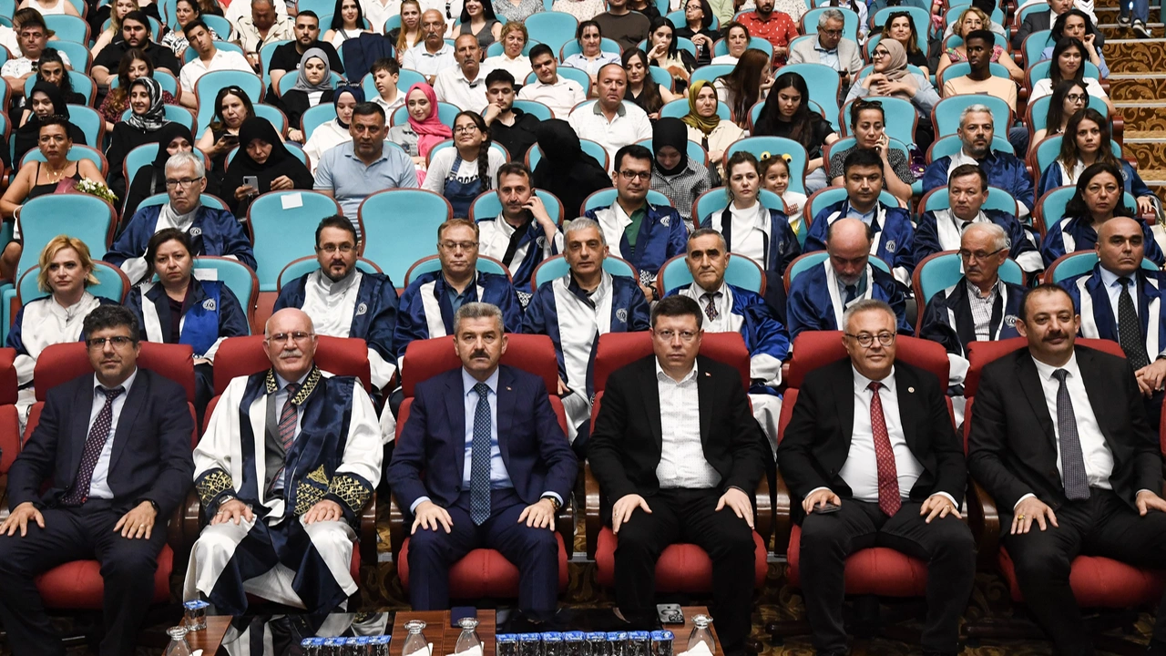 Uşak Üniversitesi Öğrencileri Kep Attı 3