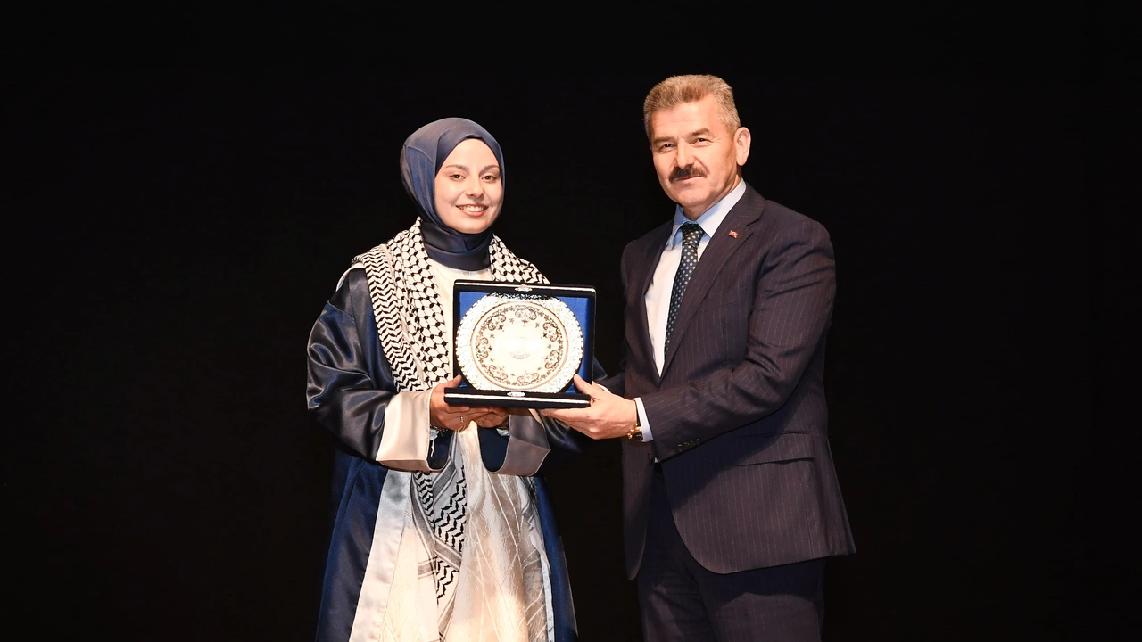 Uşak Üniversitesi Öğrencileri Kep Attı 6