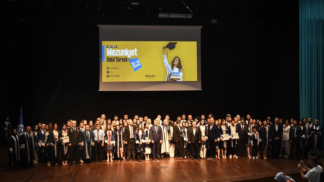 Uşak Üniversitesi Öğrencileri Kep Attı 9