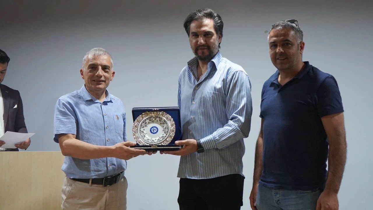 Uşak Üniversitesinde Oyunculuk Sertifikası Töreni Heyecanı 2