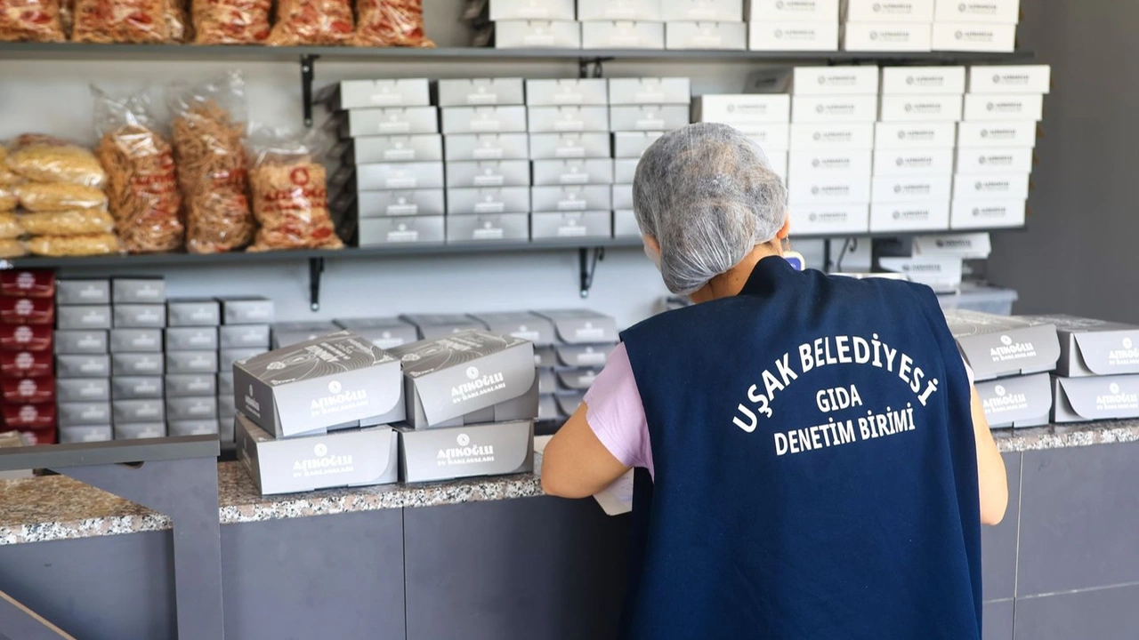 Uşak Belediyesi Nden Bayram Öncesi Gıda Denetimi 3