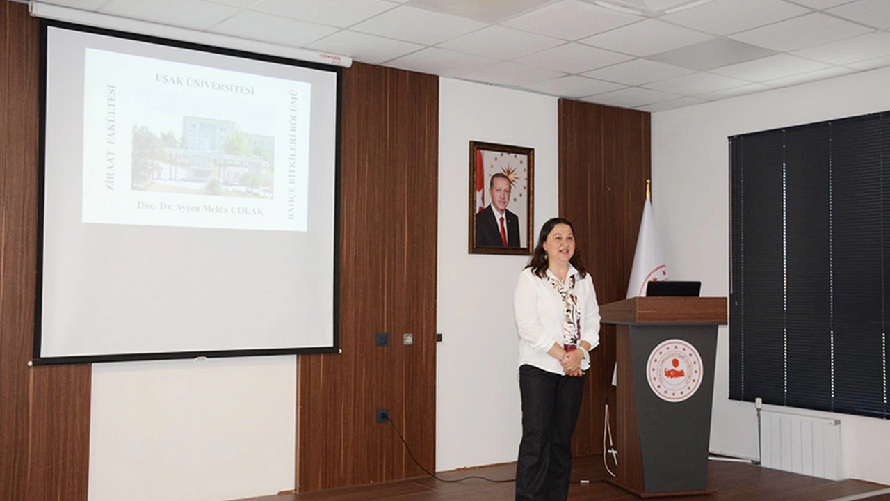 Uşak Üniversitesinden Eşme’de Ceviz Üreticilerine Eğitim 1