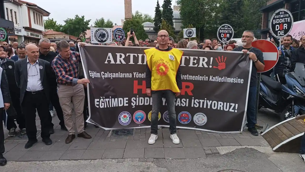 Eğitim Sen Uşak Şube Başkanı Ertunç Yeni Müfredatı Eleştirdi 2