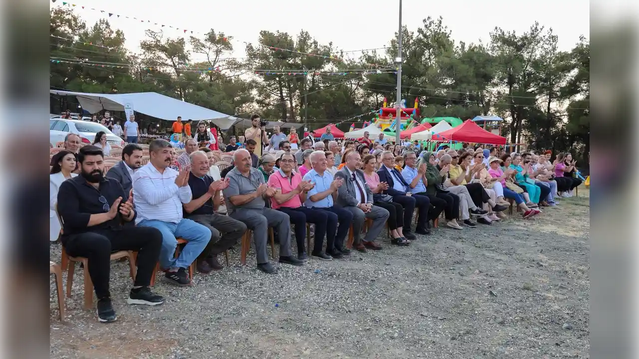 Uşak Kızılcasöğüt Sarıçam Şenlikleri Coşturdu 1 1