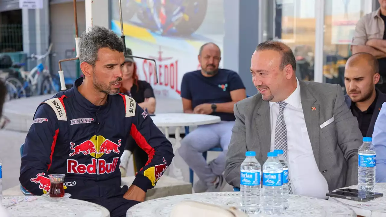 Kenan Sofuoğlu Ve Razgatlıoğlu Uşak