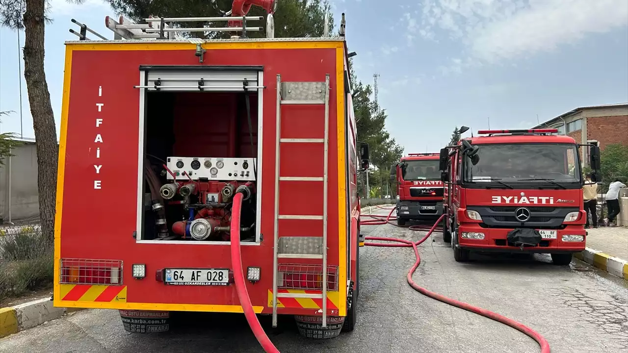 Uşakta Gi̇mteks Tekstil Fabrikasında Çıkan Yangın Söndürüldü 2 Min