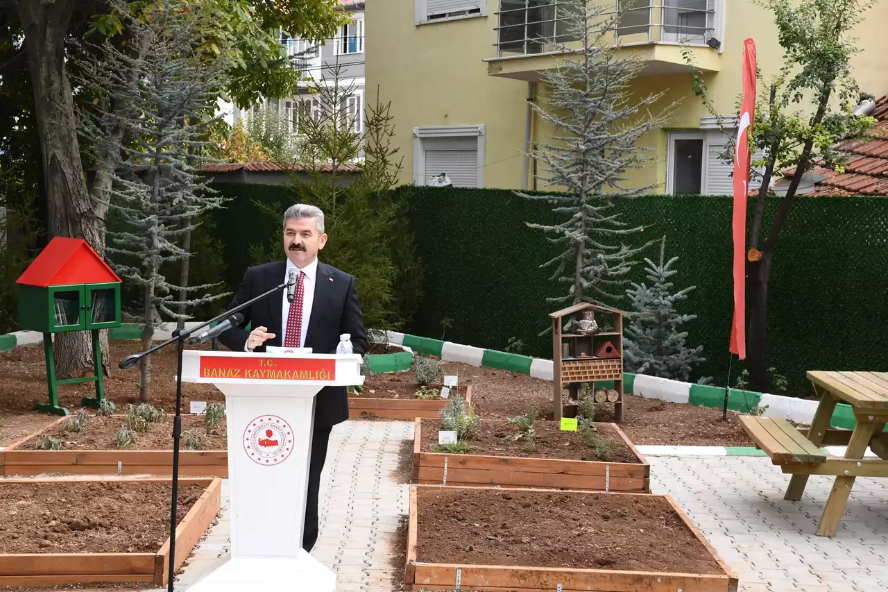 Banaz Halk Kutuphanesi-1