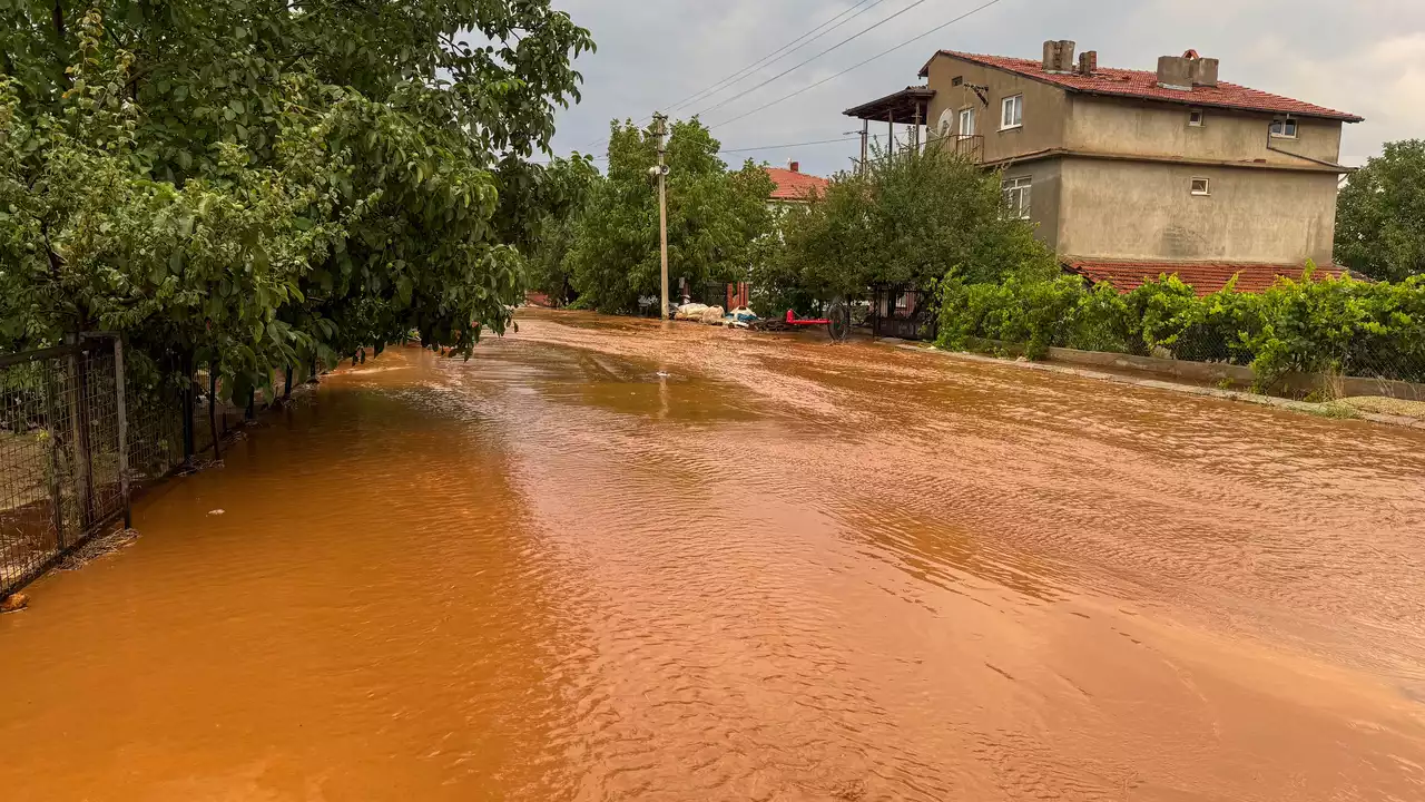 Uşak, Banaz, Sivaslı'da Dolu 1