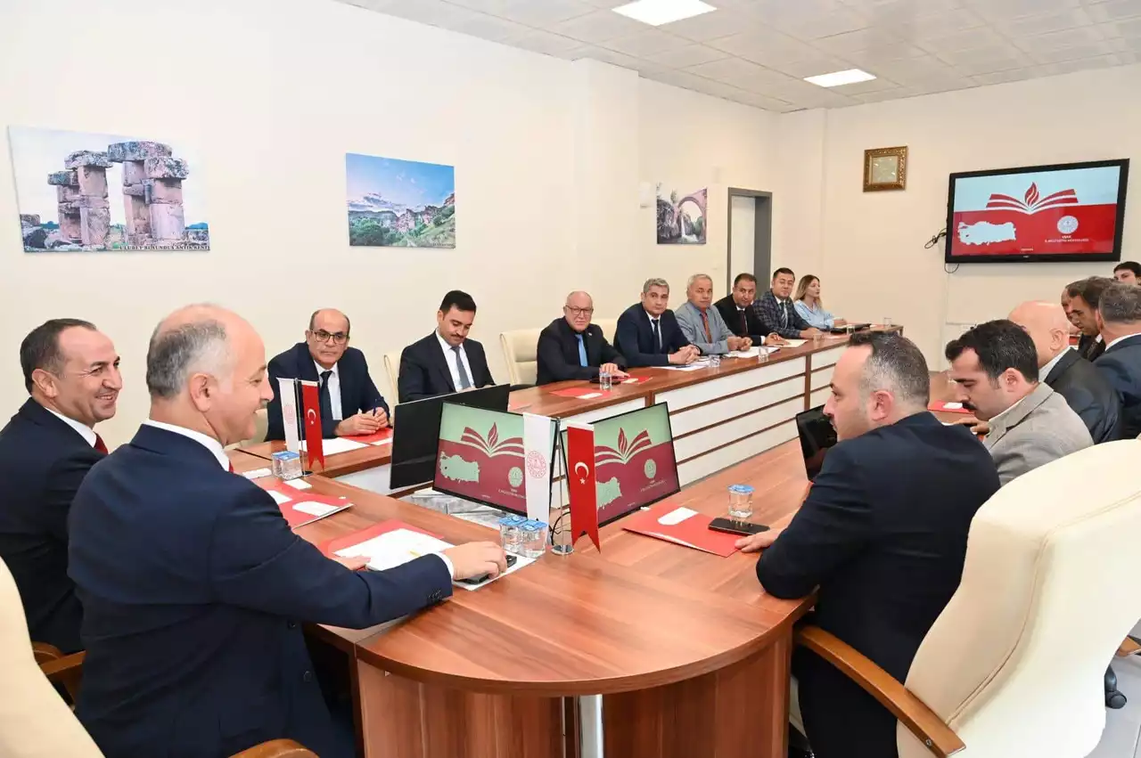 Insaat Genel Muduru Okul Inceledi3