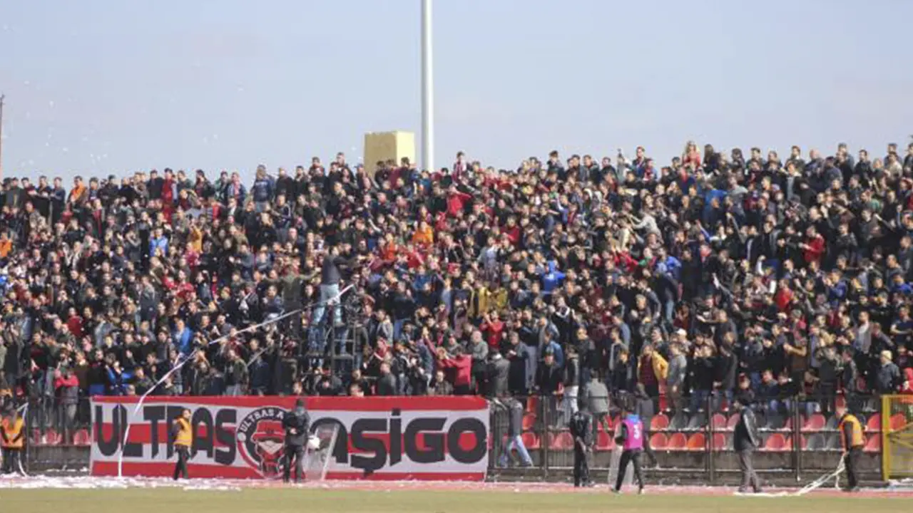 usakspor-taraftar-usakolay