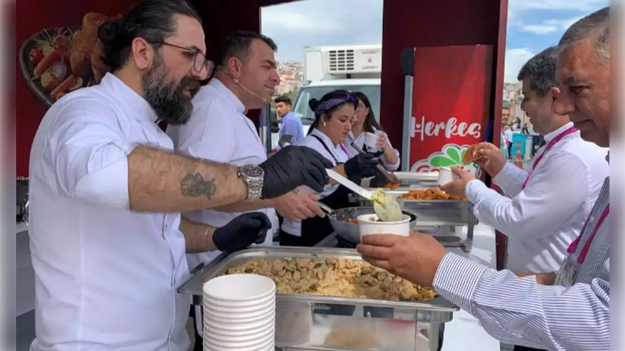 Gedik Pilic Yerel Zincirler Bulusuyor Fuarinda Damaklari Senlendirdi 320 Min