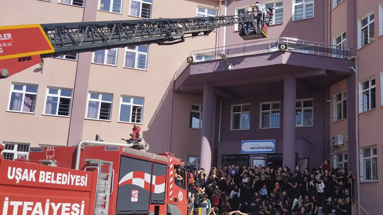 Uşak Belediyesi Okul Afet Eğitimi 3