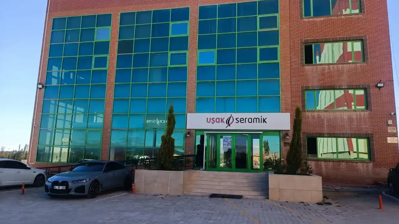 Uşak Seramik Fayans Desteği 4