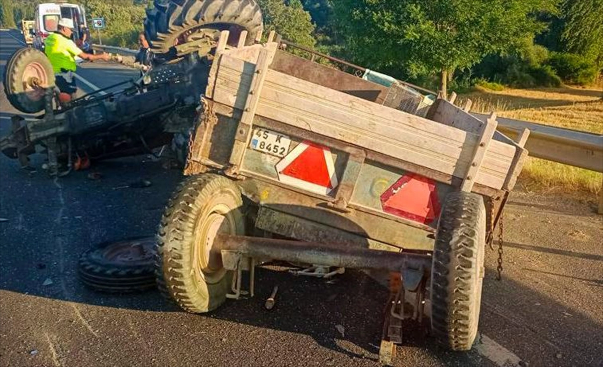 USAKOLAY-OTOMOBİL TRAKTORE CARPTI2