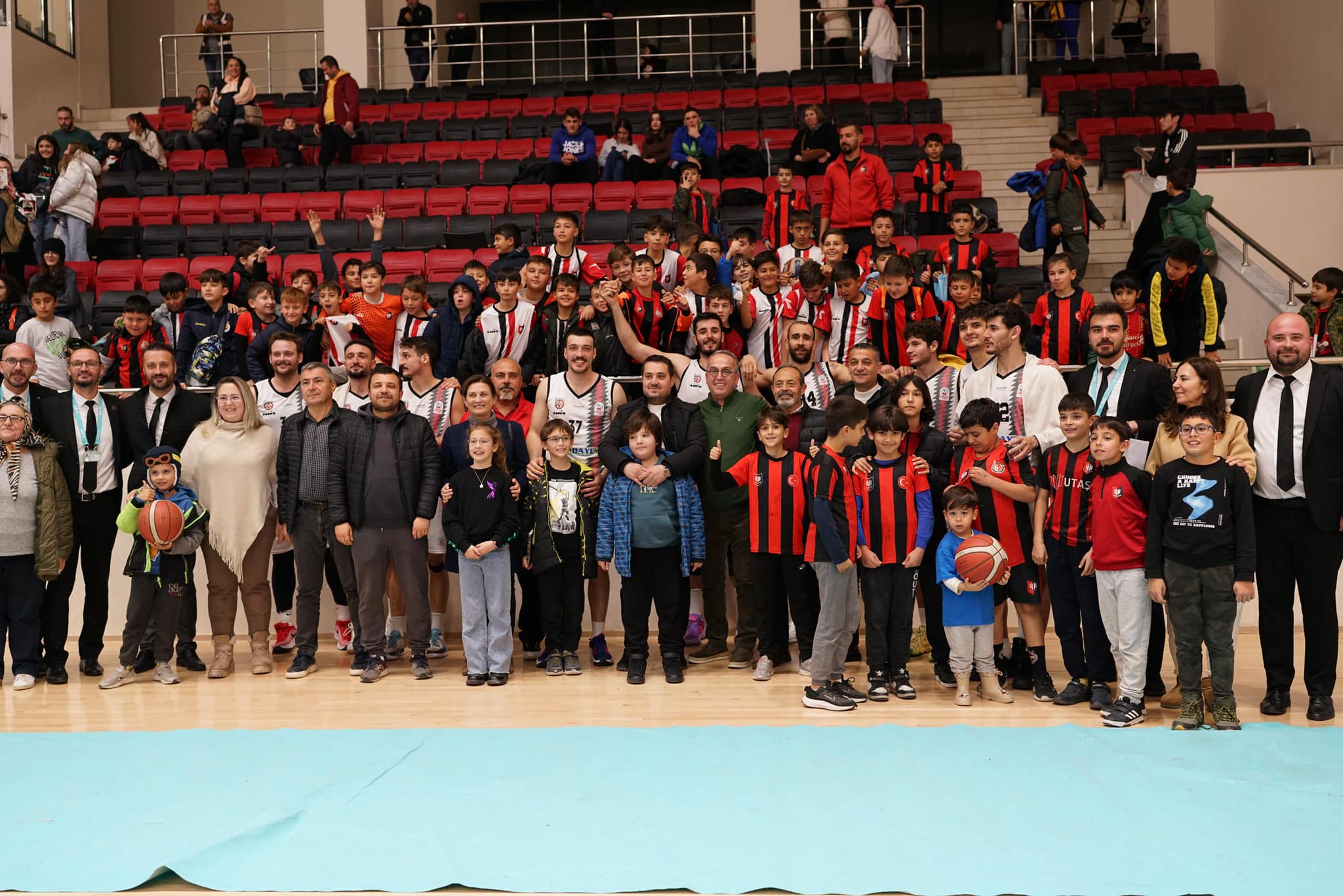 Usak Basket Adana Sevinc